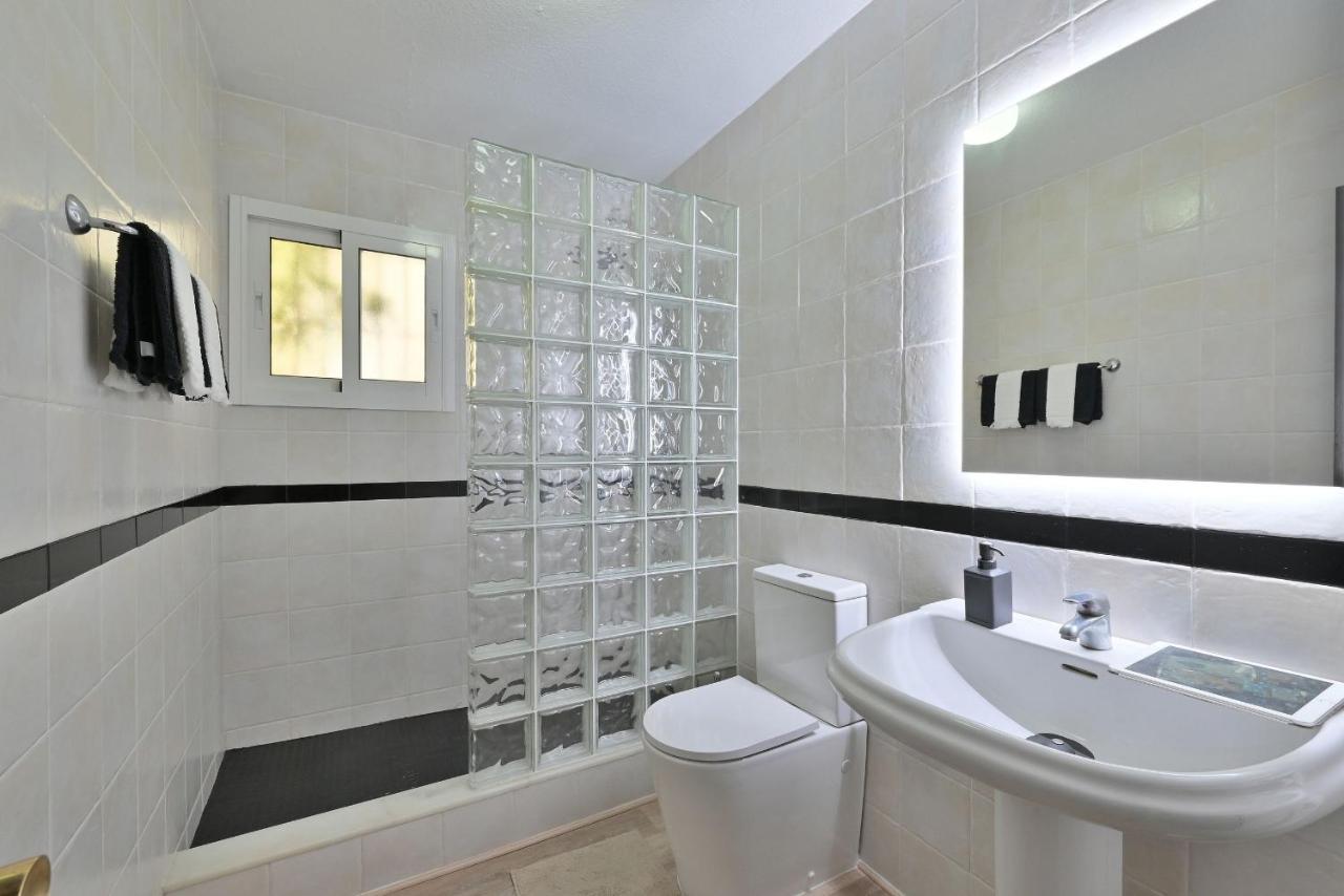 Bungalow With Large Terrace In A Quiet Park - Beach Nearby Sitio de Calahonda Ngoại thất bức ảnh